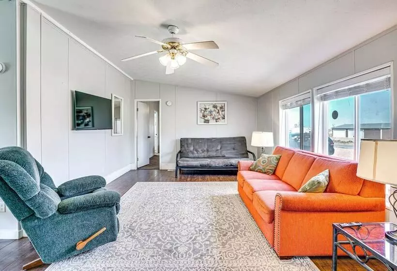 Moab Home W/ Patio   Near Arches National Park!