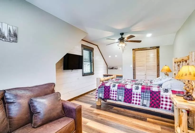 Modern Cabin W/ Hot Tub: Near Tail Of The Dragon!