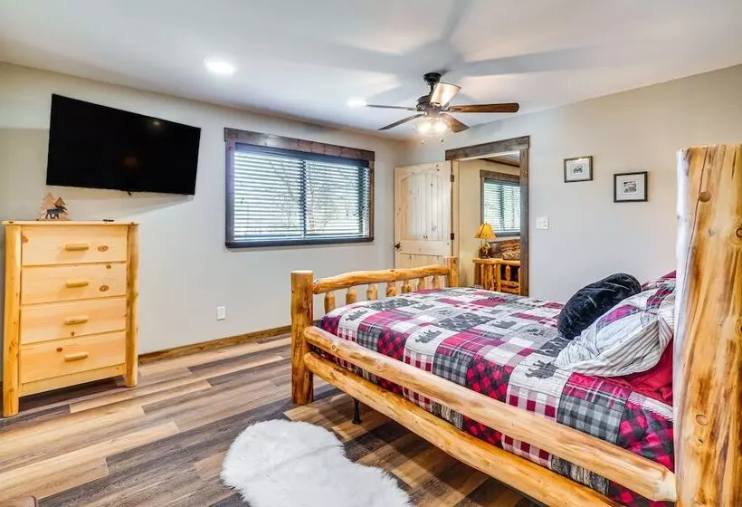 Modern Cabin W/ Hot Tub: Near Tail Of The Dragon!