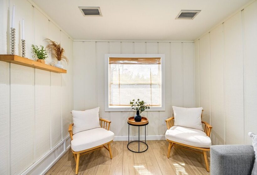 Modern Naples Duplex Home ~ 7 Mi To Beach!