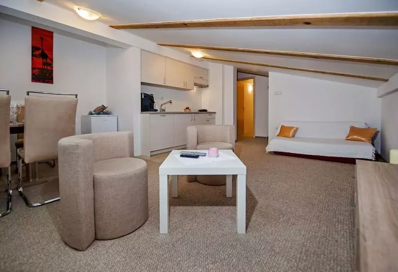 ペンション Apartments And Room Marko