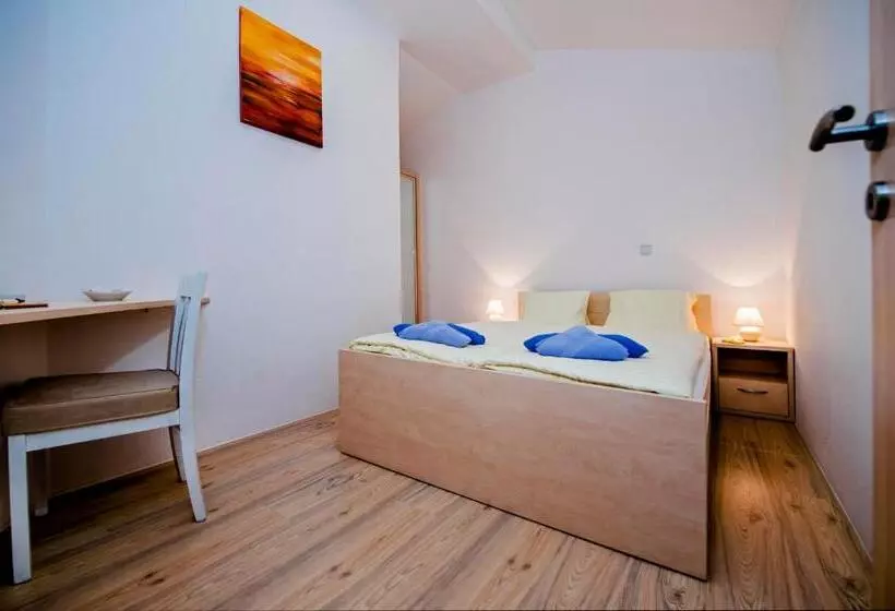 ペンション Apartments And Room Marko