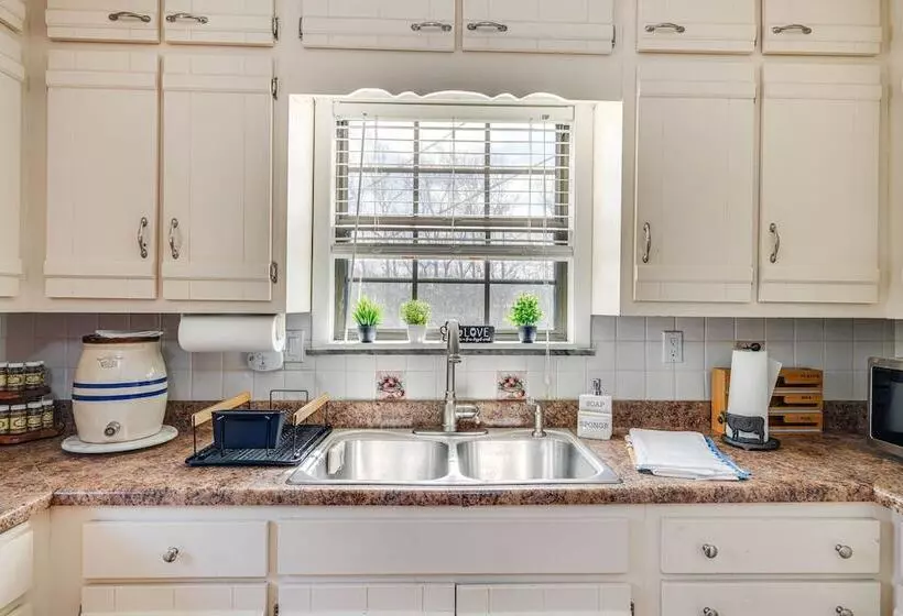 Furnished Deck & Fire Pit: Greeneville Home!