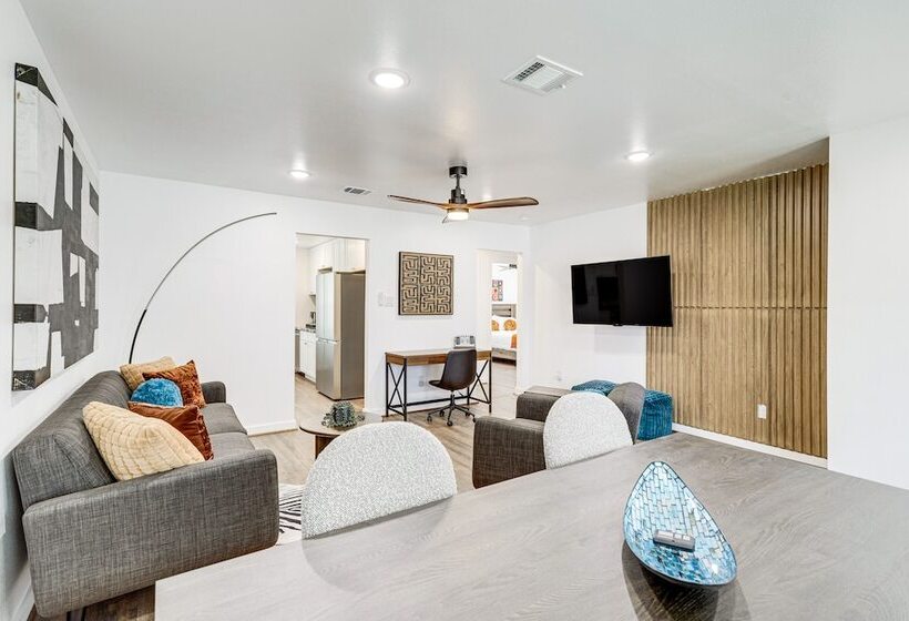 Sleek Houston Home ~ 6 Mi To Downtown Attractions