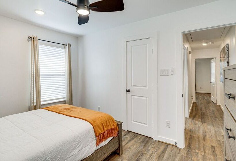 Sleek Houston Home ~ 6 Mi To Downtown Attractions