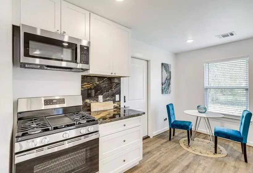 Sleek Houston Home ~ 6 Mi To Downtown Attractions