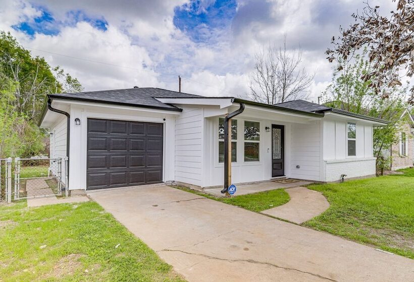 Sleek Houston Home ~ 6 Mi To Downtown Attractions