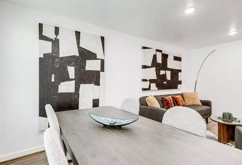 Sleek Houston Home ~ 6 Mi To Downtown Attractions