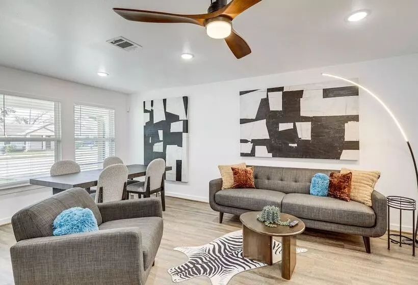 Sleek Houston Home ~ 6 Mi To Downtown Attractions
