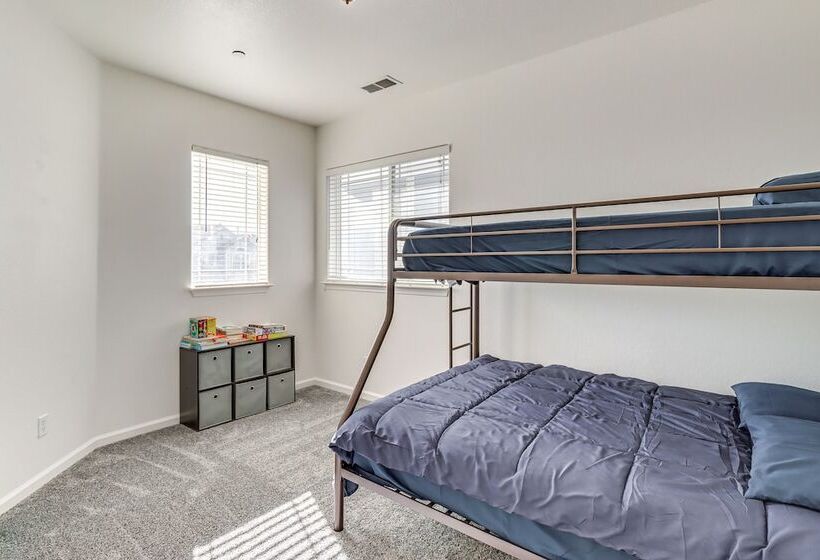 Sparks Home W/ Lake Access, 5 Mi To Downtown Reno!