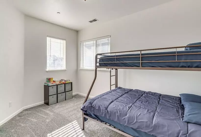 Sparks Home W/ Lake Access, 5 Mi To Downtown Reno!