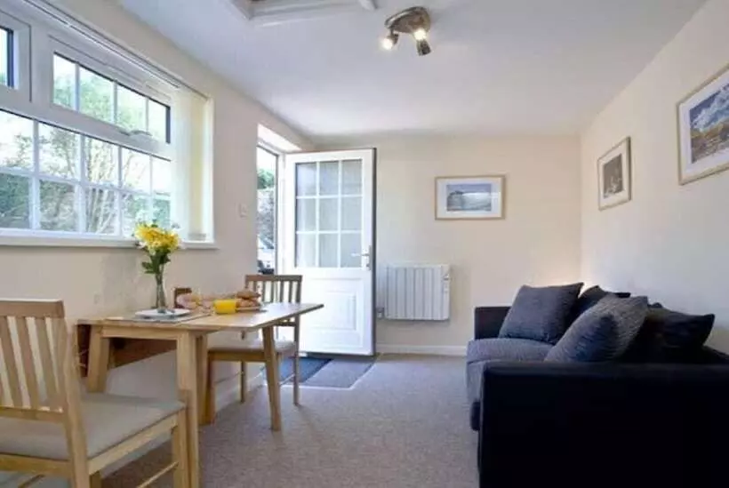 Thatched Cottage Annex In Stokeinteignhead