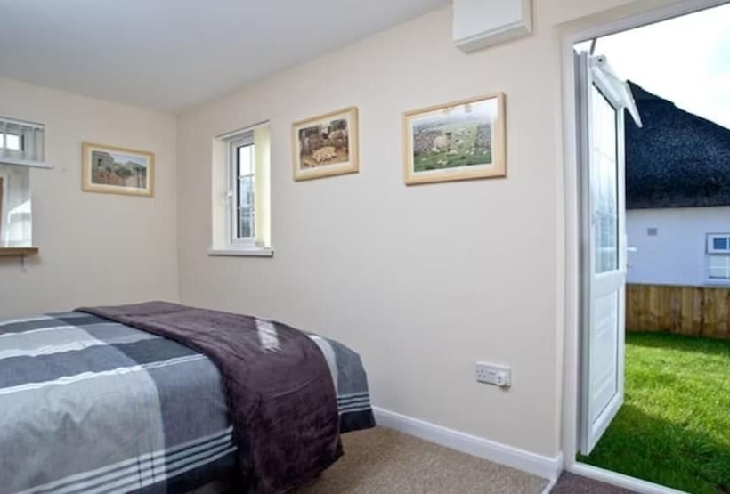 Thatched Cottage Annex In Stokeinteignhead