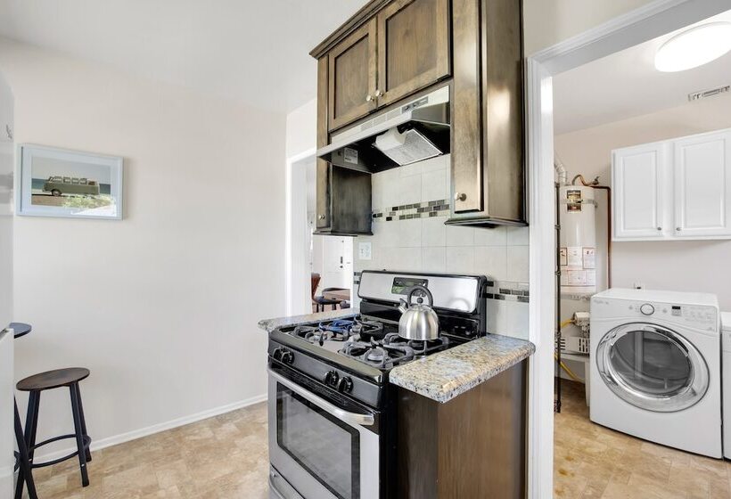 Balcom By Avantstay Newly Furnished Valley Home