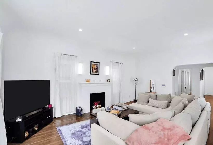 Burnside By Avantstay Modern, Boho, Chic La Home