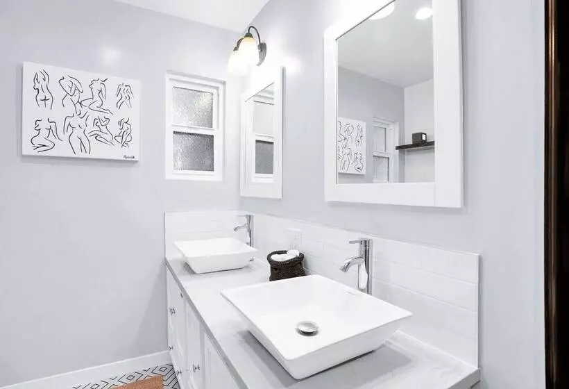 Burnside By Avantstay Modern, Boho, Chic La Home