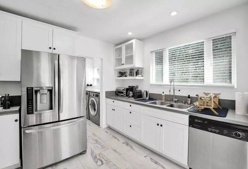 Burnside By Avantstay Modern, Boho, Chic La Home