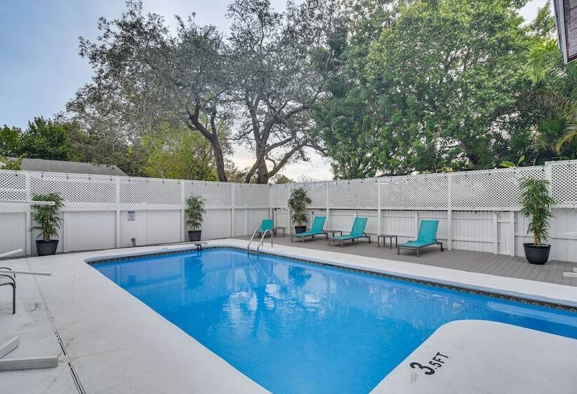 Charming Largo Home W/ Private Pool: 1 Mi To Beach