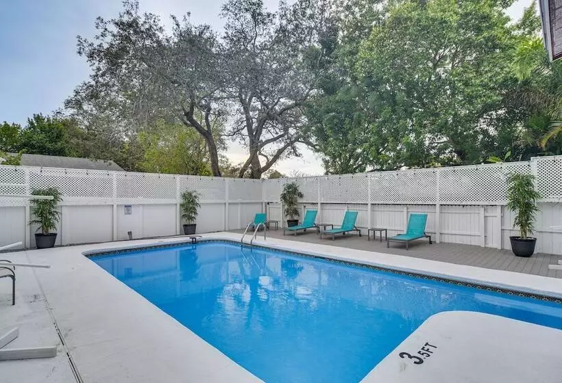 Charming Largo Home W/ Private Pool: 1 Mi To Beach