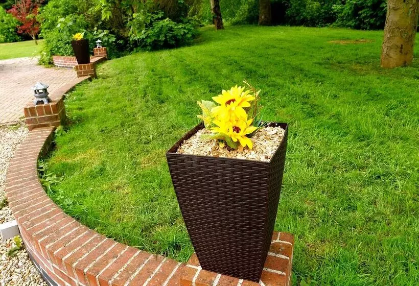 Hotelli Deluxe 1 Bed Versace Hottub Skytv