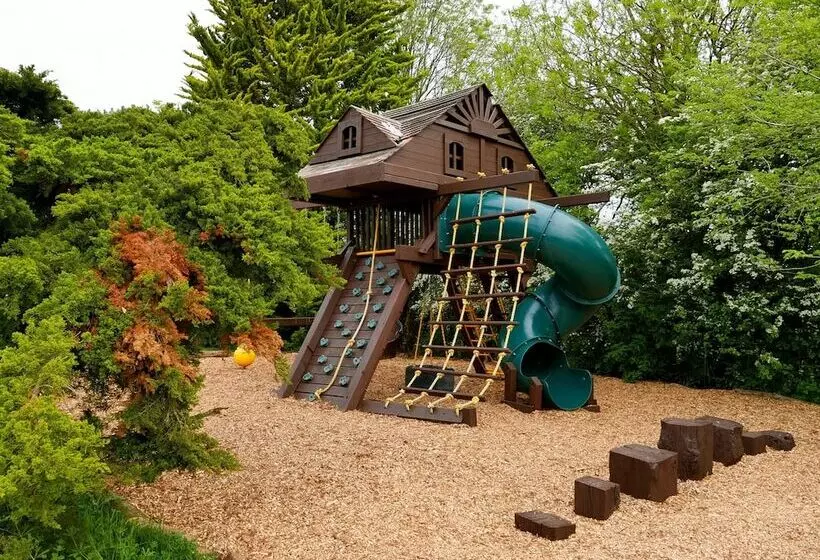 Hotelli Deluxe 1 Bed Versace Hottub Skytv