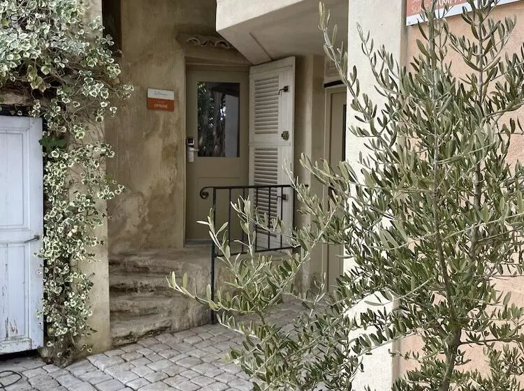 ホテル In Provence Hôtel