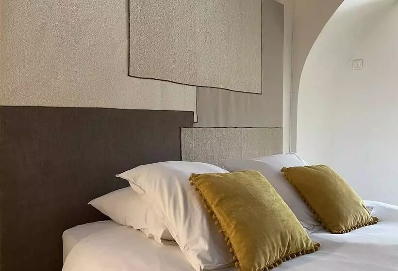 ホテル In Provence Hôtel