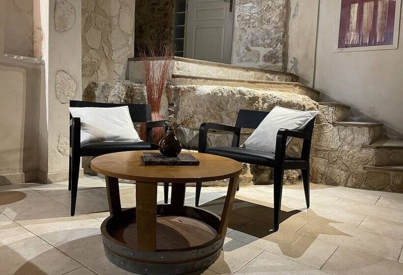 ホテル In Provence Hôtel