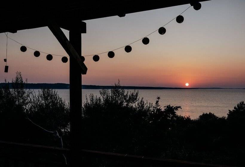 酒店 Ljubac Glamping Belltent Robinson