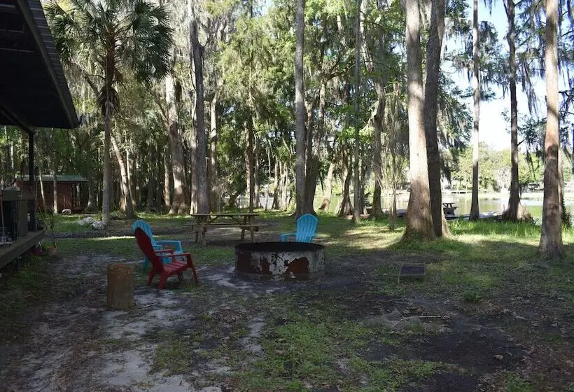 Hotelli Rainbow Ranch Cabins