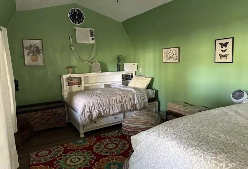 Hotelli Rainbow Ranch Cabins