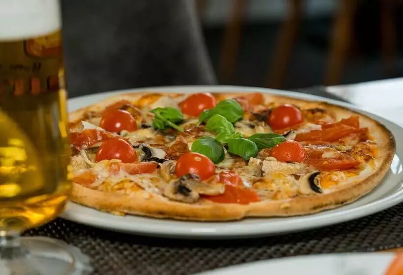 Hotelli Roca Restaurant Und