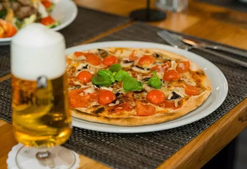 Hotelli Roca Restaurant Und