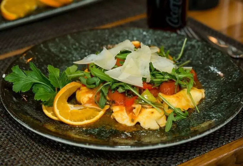 Hotelli Roca Restaurant Und