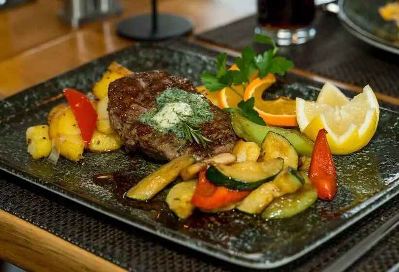 Hotelli Roca Restaurant Und