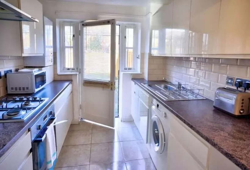 Majatalo Angel House