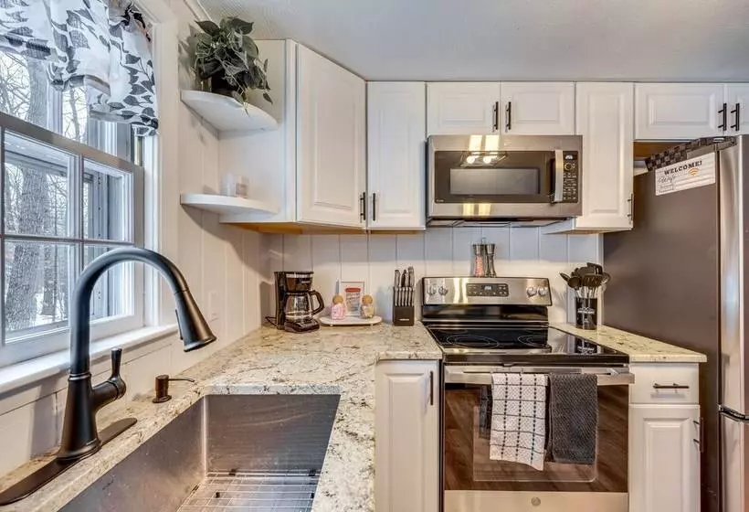 Renovated North Conway Retreat Near Saco River!