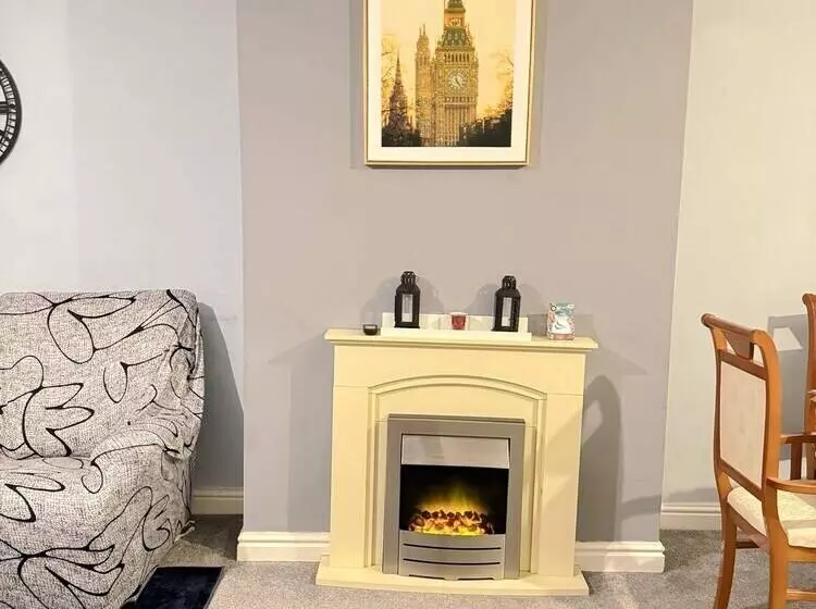 اقامتگاه 3 Bed House In Portsmouth