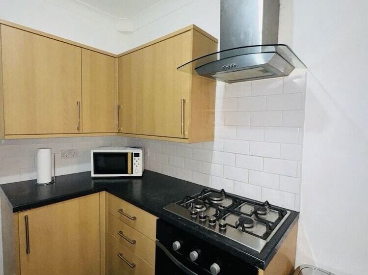 Резиденция 3 Bed House In Portsmouth