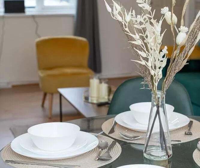 レジデンス Luxurious 2 Bed House   Free Parking