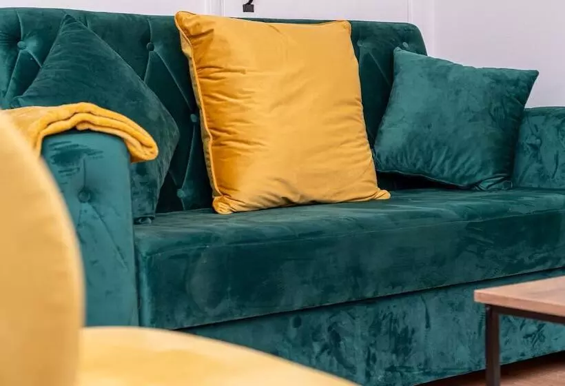 レジデンス Luxurious 2 Bed House   Free Parking