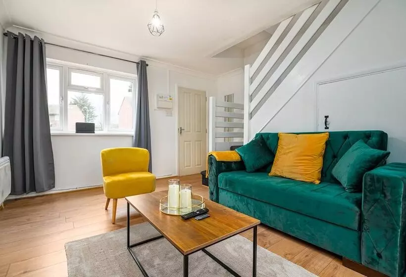 レジデンス Luxurious 2 Bed House   Free Parking