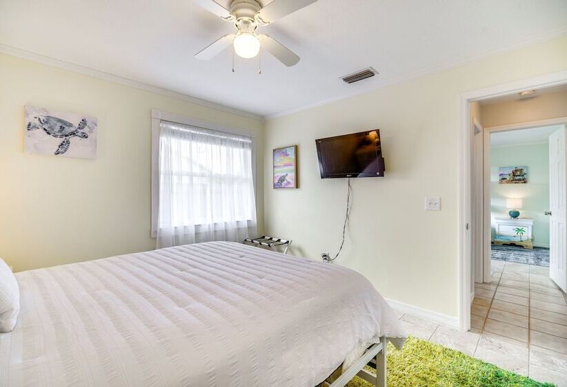 Sebastien Home W/ Pool & Gazebo 8 Mi To Beaches!