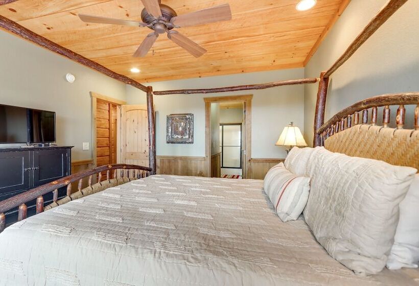 Stunning Blue Ridge Home W/ Hot Tub & Views!