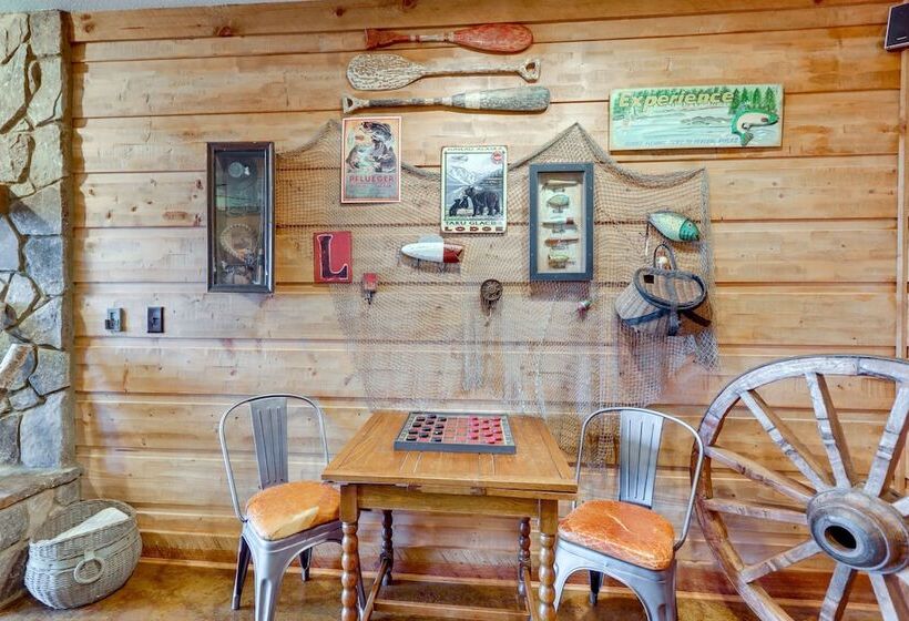 Stunning Blue Ridge Home W/ Hot Tub & Views!