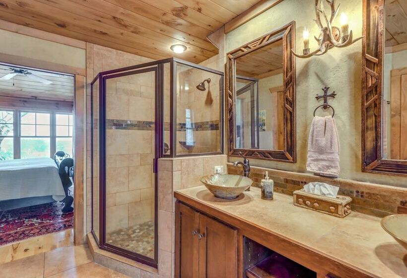 Stunning Blue Ridge Home W/ Hot Tub & Views!