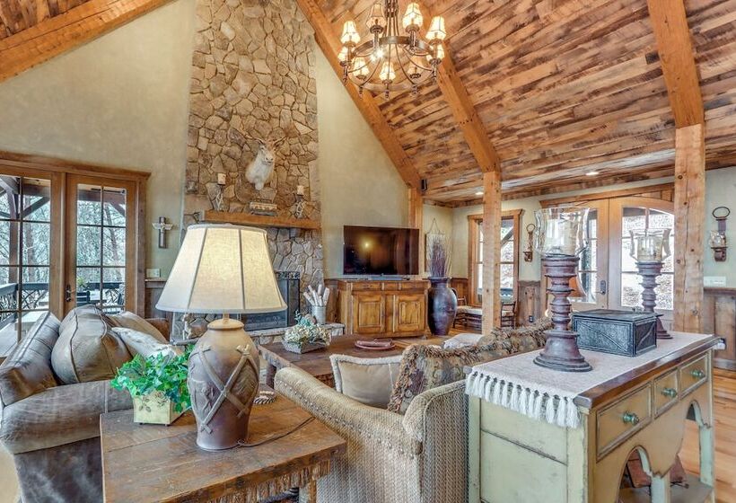 Stunning Blue Ridge Home W/ Hot Tub & Views!