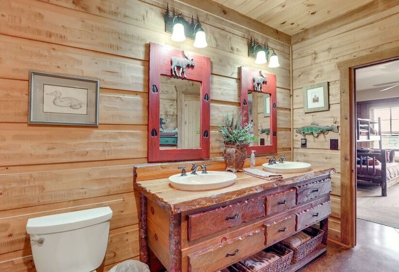 Stunning Blue Ridge Home W/ Hot Tub & Views!