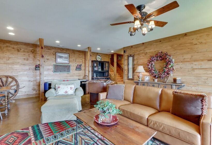 Stunning Blue Ridge Home W/ Hot Tub & Views!