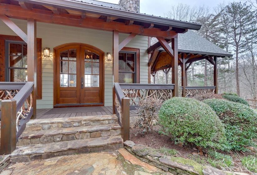 Stunning Blue Ridge Home W/ Hot Tub & Views!